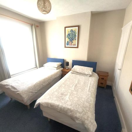 Comfortable Victorian 3 Bedroom Semi-Detached House With Fast Wi-Fi Sittingbourne Exterior photo