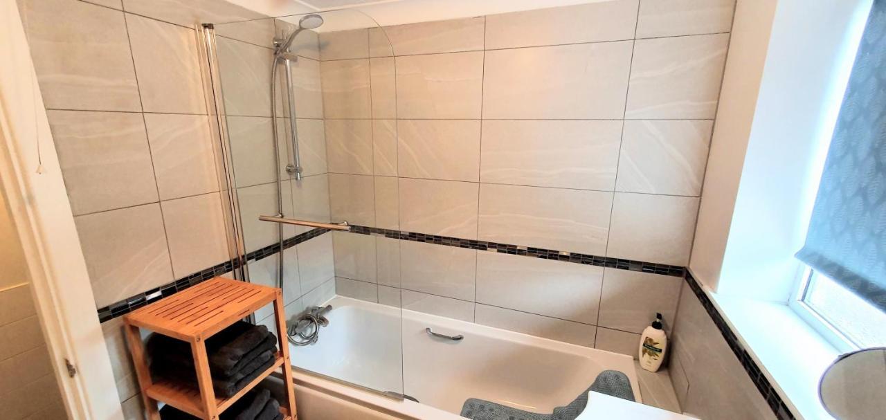Comfortable Victorian 3 Bedroom Semi-Detached House With Fast Wi-Fi Sittingbourne Exterior photo