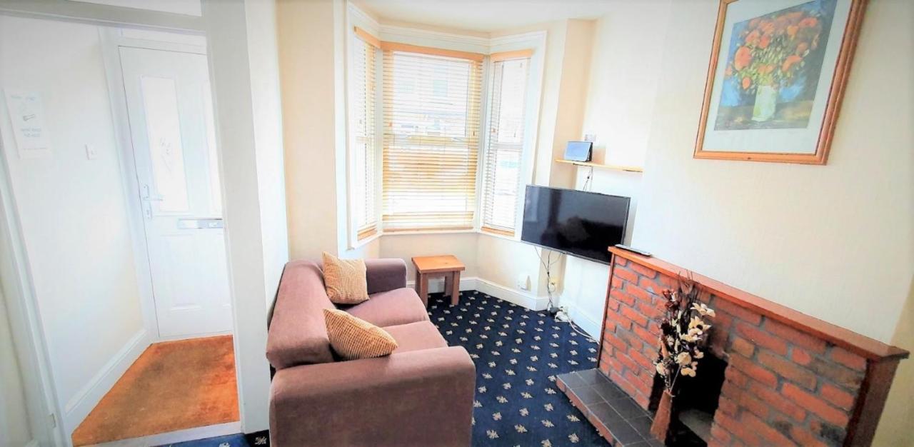 Comfortable Victorian 3 Bedroom Semi-Detached House With Fast Wi-Fi Sittingbourne Exterior photo