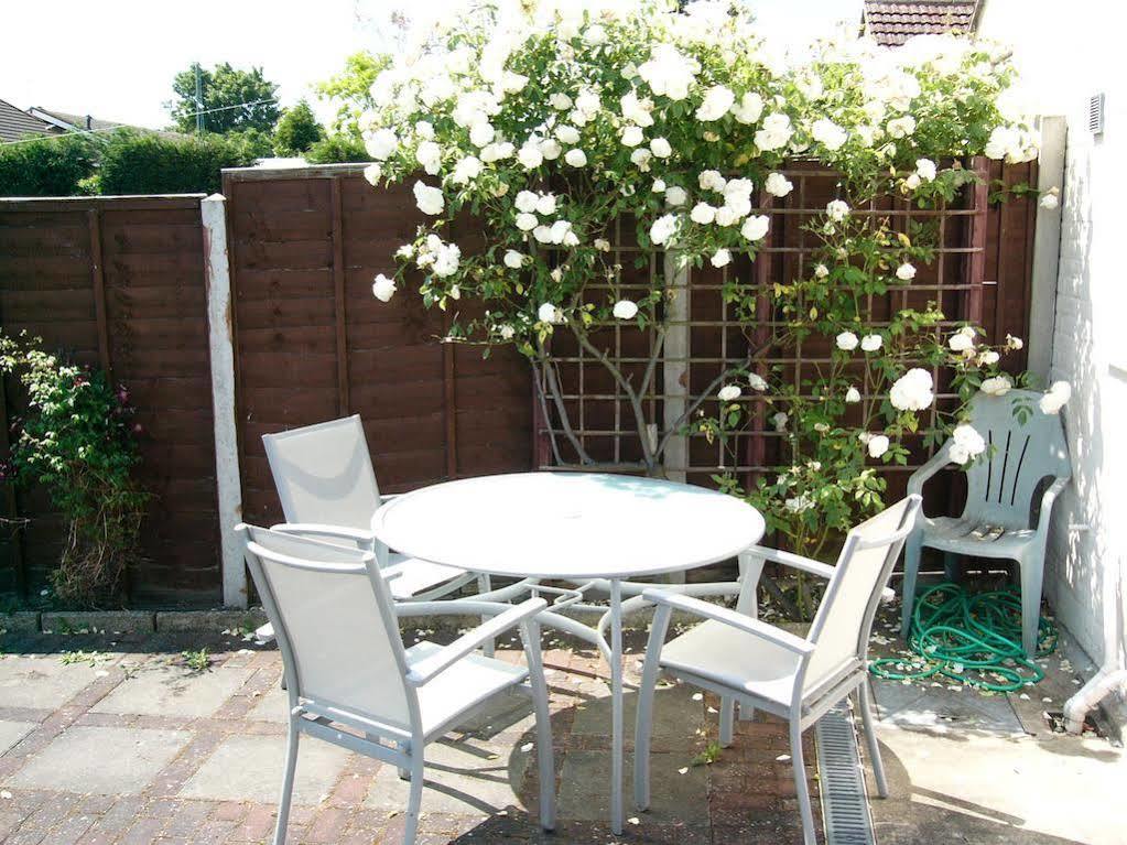 Comfortable Victorian 3 Bedroom Semi-Detached House With Fast Wi-Fi Sittingbourne Exterior photo