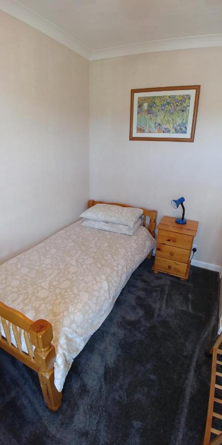 Comfortable Victorian 3 Bedroom Semi-Detached House With Fast Wi-Fi Sittingbourne Exterior photo
