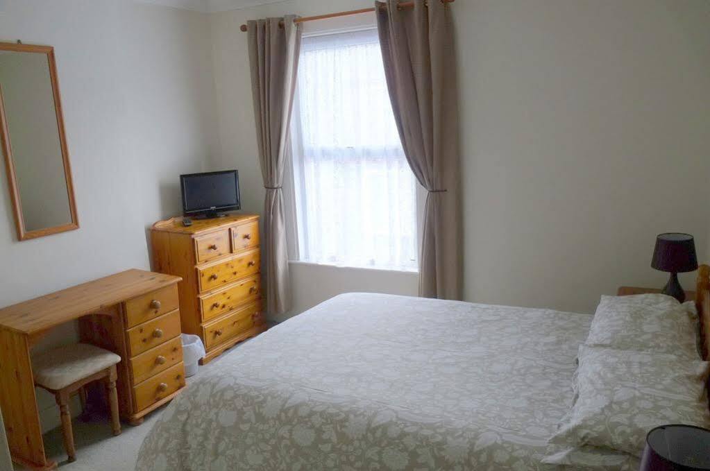 Comfortable Victorian 3 Bedroom Semi-Detached House With Fast Wi-Fi Sittingbourne Exterior photo